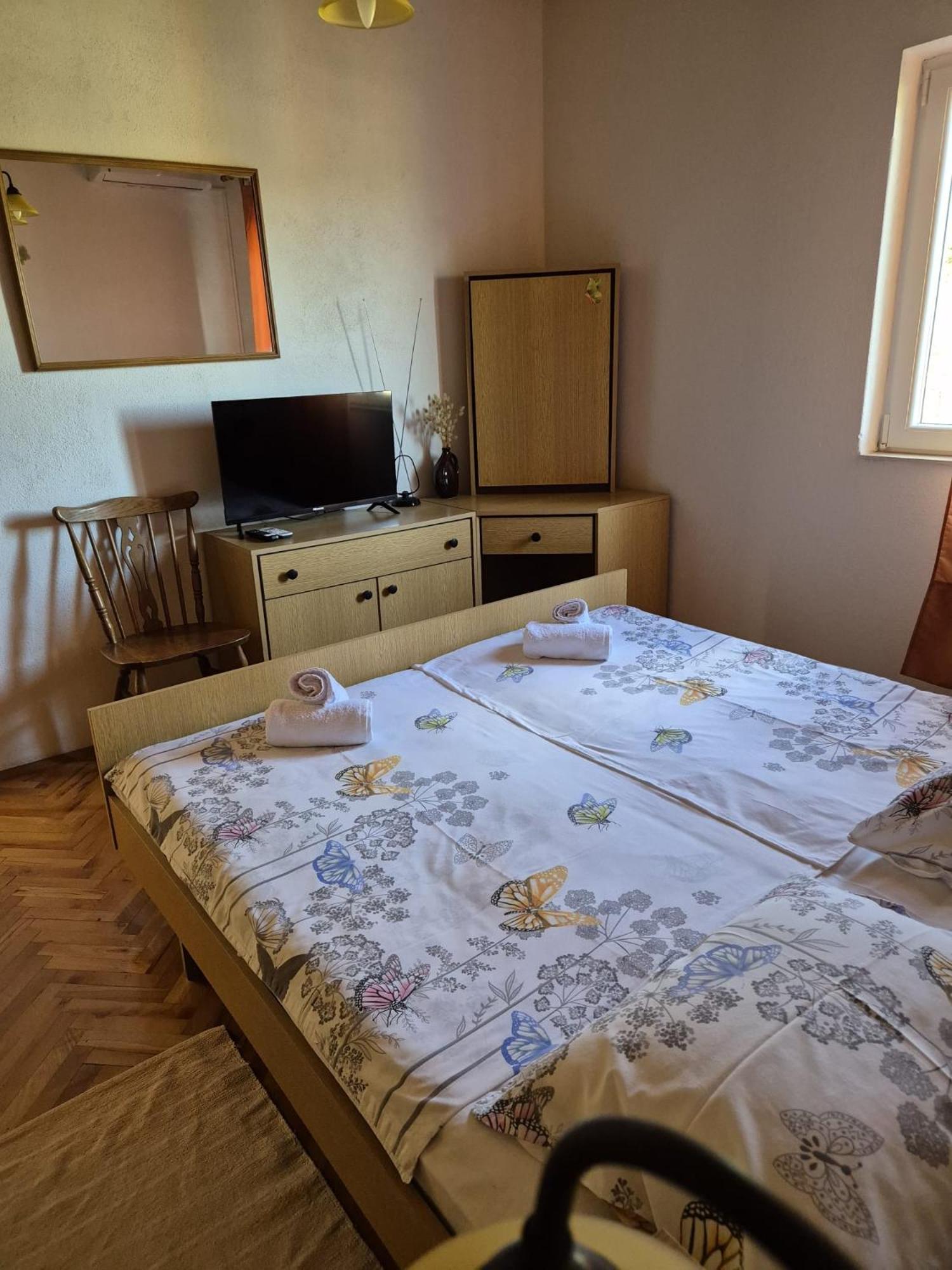Apartmani Ino Škrip Exterior foto